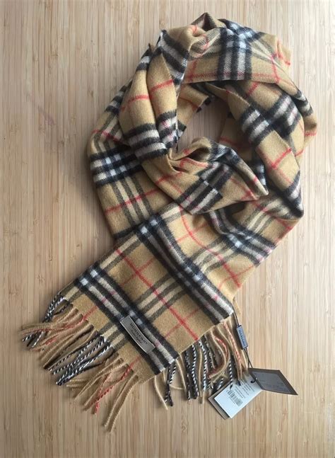 burberry echtpelz|Burberry scarf.